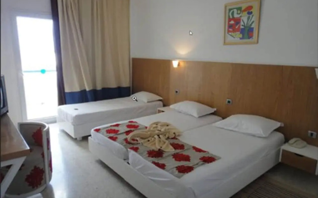 Palmyra Holiday Resort & Spa