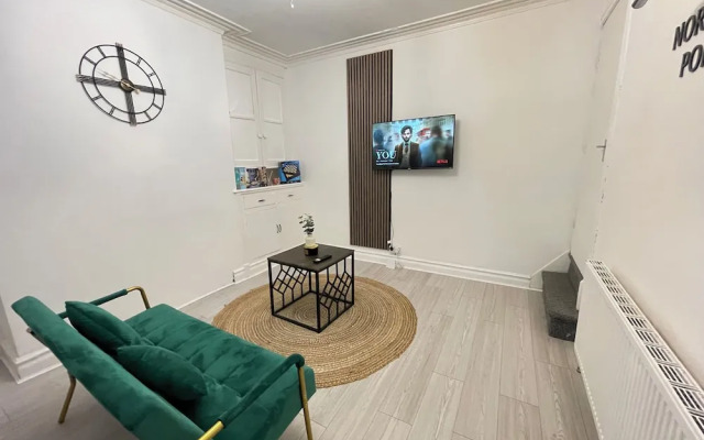 Cosy Contractor Stay-Sleeps 4