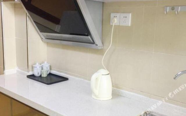 Yijia Apartment Hotel