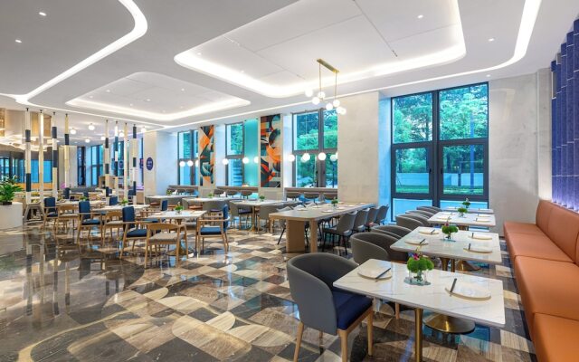 Holiday Inn Express Shanghai Changfeng Park by IHG