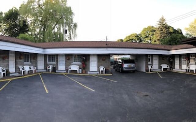 Falls Motel