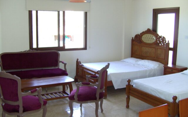 Adonis Palace rooms and Bungalows