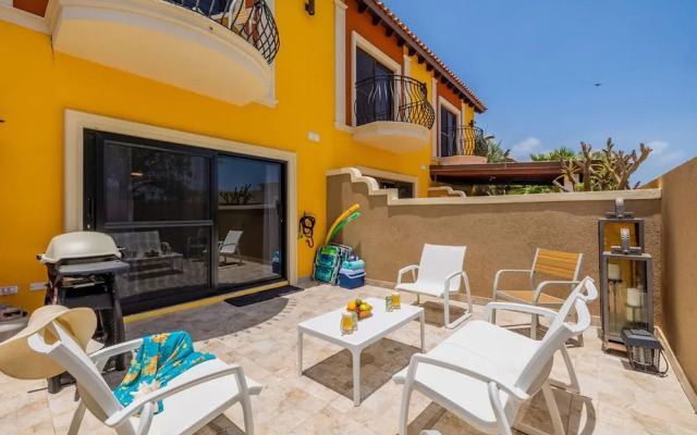 Upscale Gated Community Oasis Close to the Beach