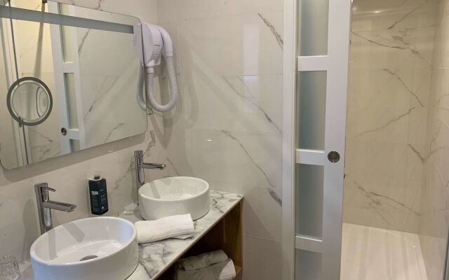 Brit Hotel Le Royal - Troyes