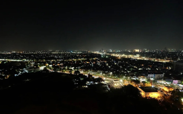 Exclusive 2Br Near Shopping Center Bassura City Apartment