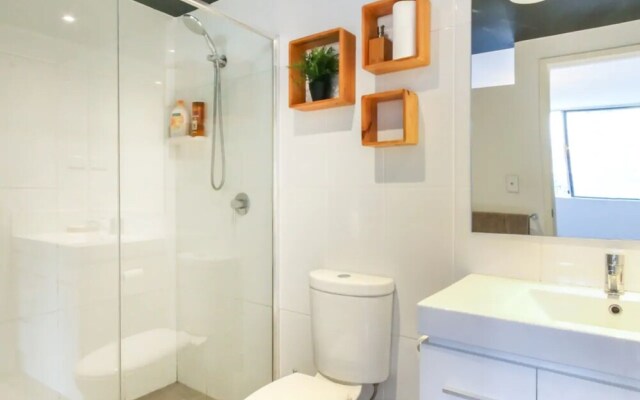 Spacious 2 Bedroom Apartment in Ascot With Large Private Garden