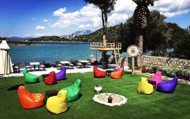 Erythros Boutique Hotel