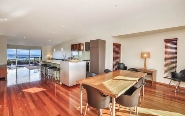 Hearn's Beachside Villa 7