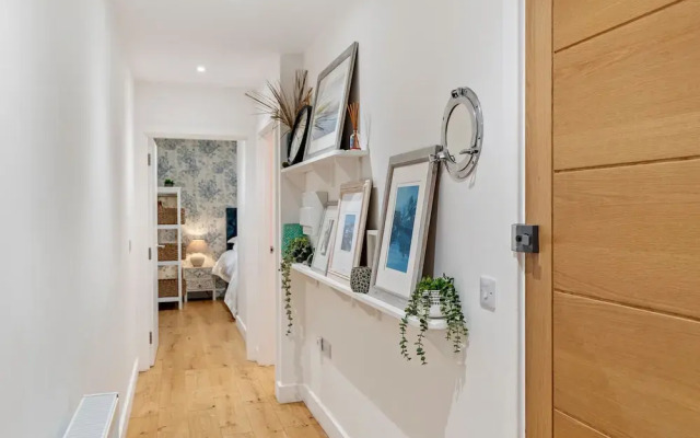 Midnight - Sea Views Town Centre