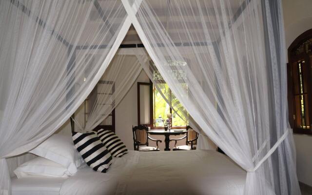 MO River House