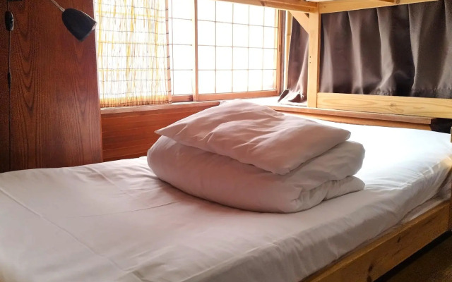 Osaka guest house sakura – Hostel