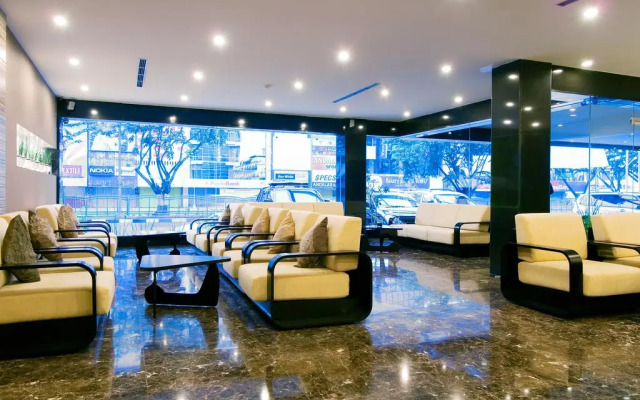 OYO 1729 I-shine Hotel