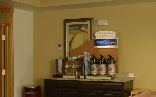 Holiday Inn Express & Suites Wilson-Downtown by IHG