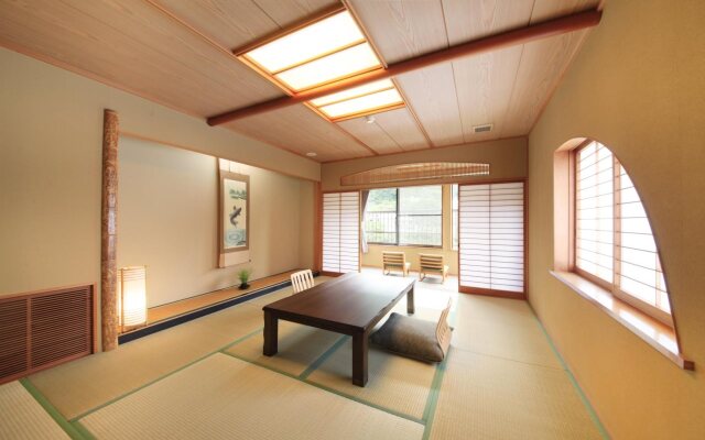 MICASA (Minakami Hot Spring Ryokan)