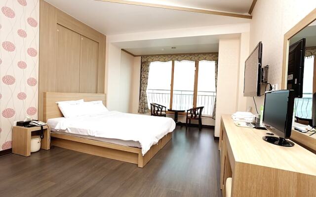 Muui Seaside Hotel