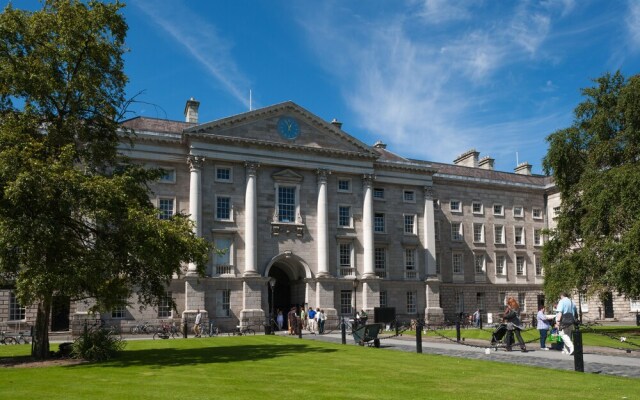 Pearse Street Penthouse