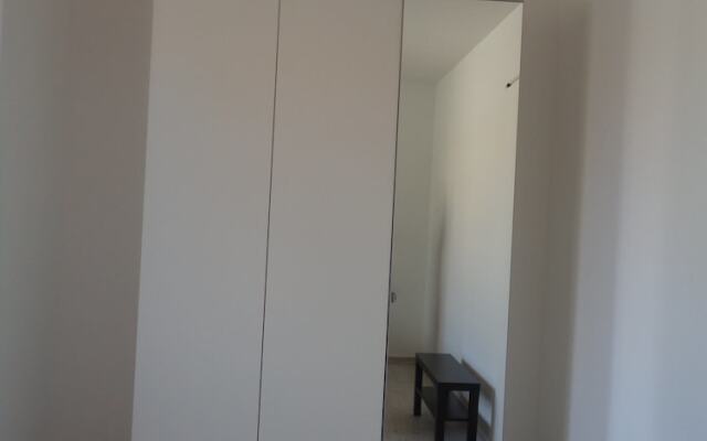 Eryx Apartments