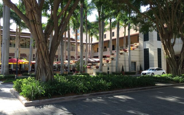 LYX Suites at Merrick Park in Coral Gables