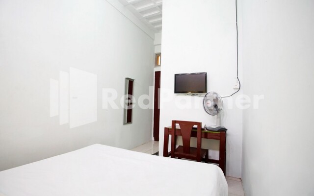 Vania Guesthouse near RS Adam Malik Medan RedPartner