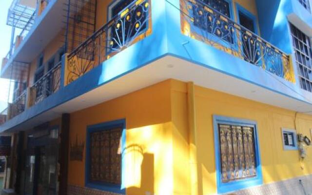 Hotel Golden Crown