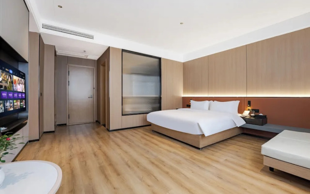 Wanzai Yijia La Maison Hotel