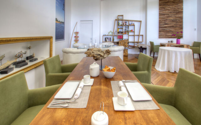 Marcus Hotel