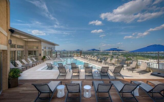 Global Luxury Suites at South Arlington