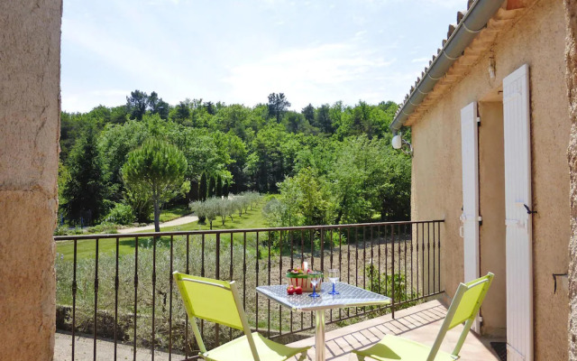 Cosy Holiday Flat With Communal Pool, Malaucène