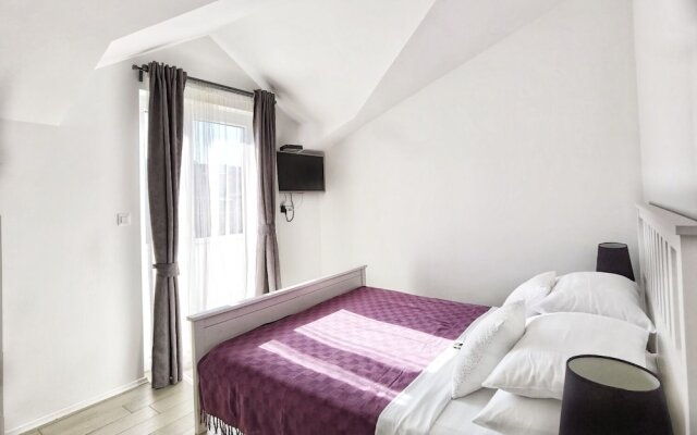 Boutique Rooms - With Pool - 9 - R303