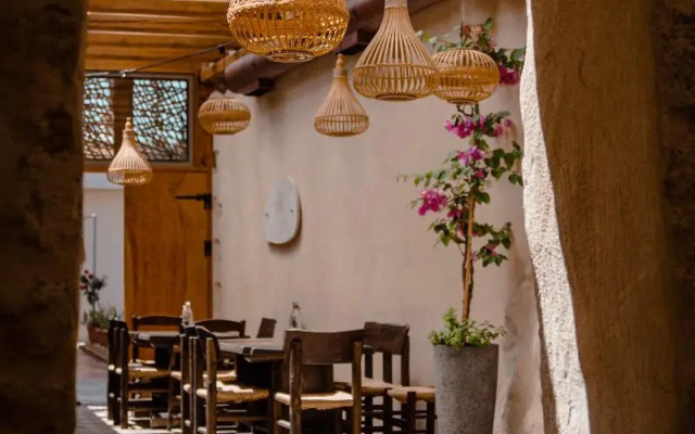 Manili Boutique Suites & Villas