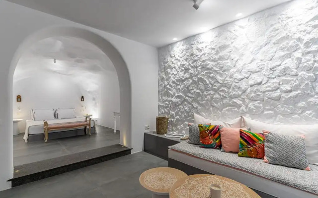 Numa Santorini