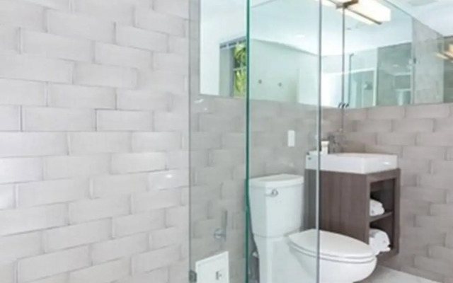 Luxuri Suites