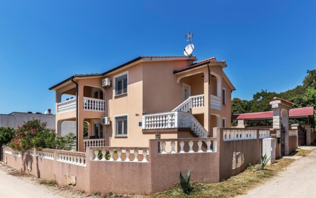 Beautiful Home in Betiga With Wifi and 4 Bedrooms