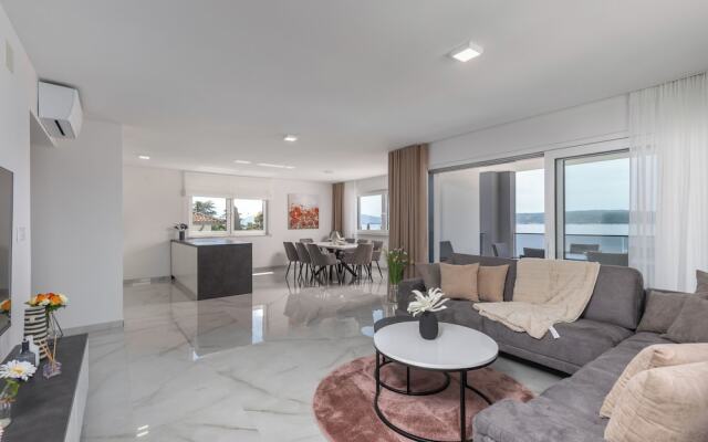 Pool Apartment Sunset With Sea View