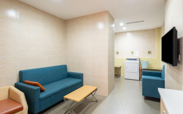 Holiday Inn Express Shanghai Pujiang by IHG