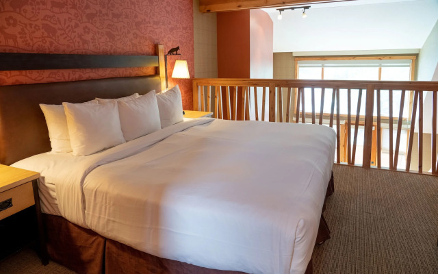 The Fox Hotel and Suites