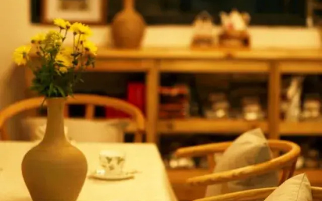 Ancient City Yishan Mingyue Inn