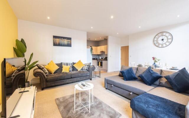 Luxury, Spacious Apartment In City Centre