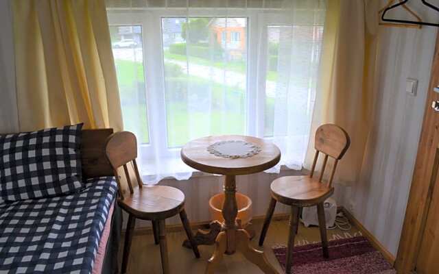 Kraavi Guest Hostel