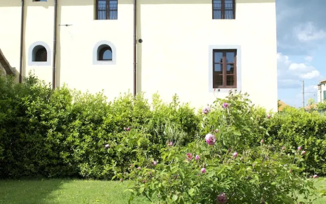 Giuly Rosselmini Residence