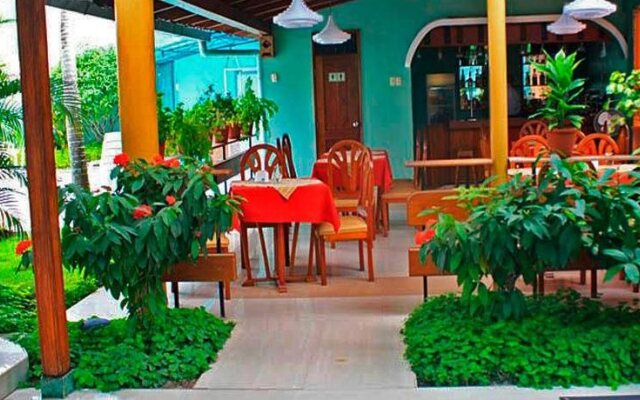 La Posada de Lobo Hotel & Suites