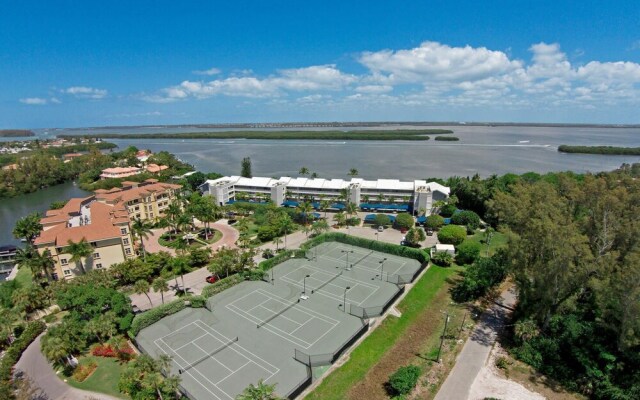 Harbor Villa Club 205