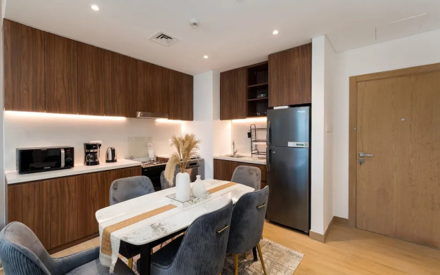 Contemporary La Mer 1BR w Beach Access