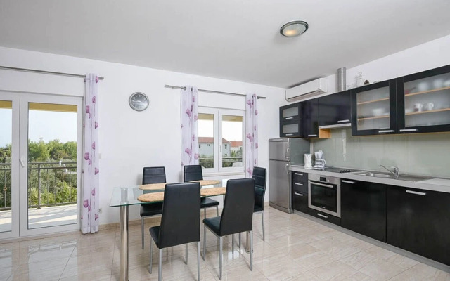 Apartments Trstenica