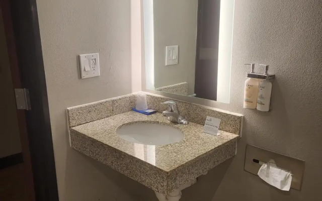 Route 66 lnn & Suites