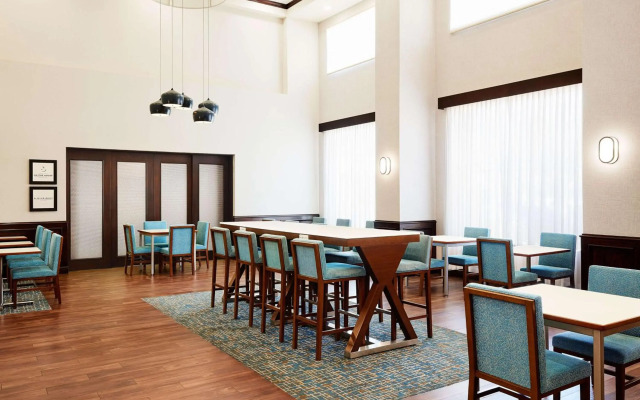 Hampton Inn & Suites Ridgecrest