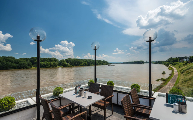 Rheinterrassen Hotel Café Restaurant