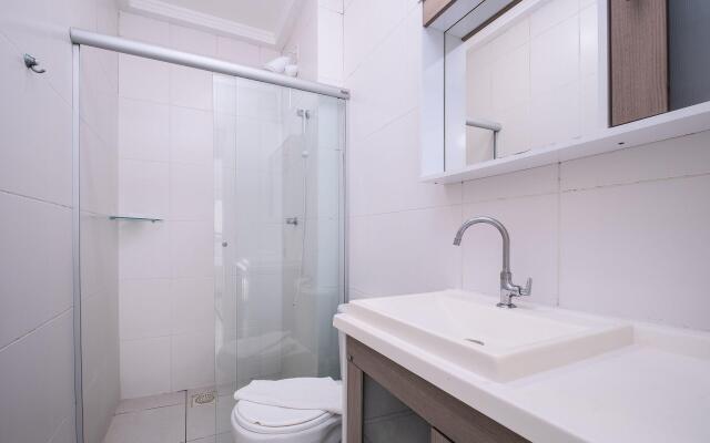 Apto c/piscina próx a praia de Canasvieiras RCP407