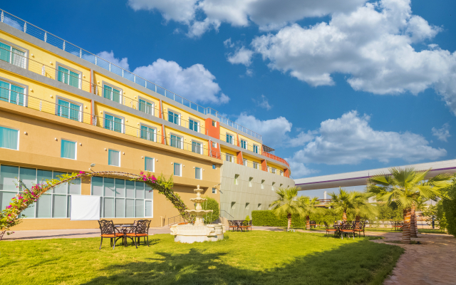Golden Ship Hotel