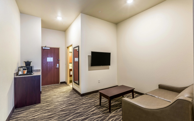 Cobblestone Hotel & Suites – Stevens Point